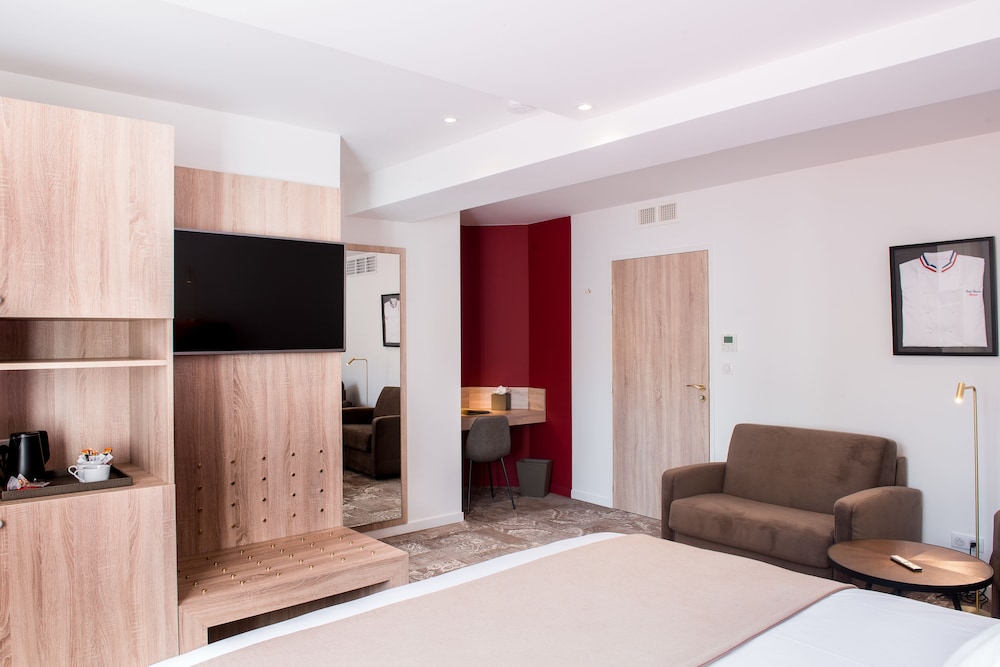 Double Room - Photo 7