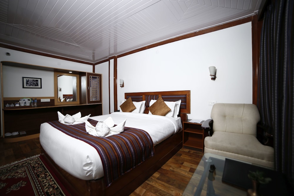 Premium Double or Twin Room, 1 Double Bed, Smoking, Hill View photo 3