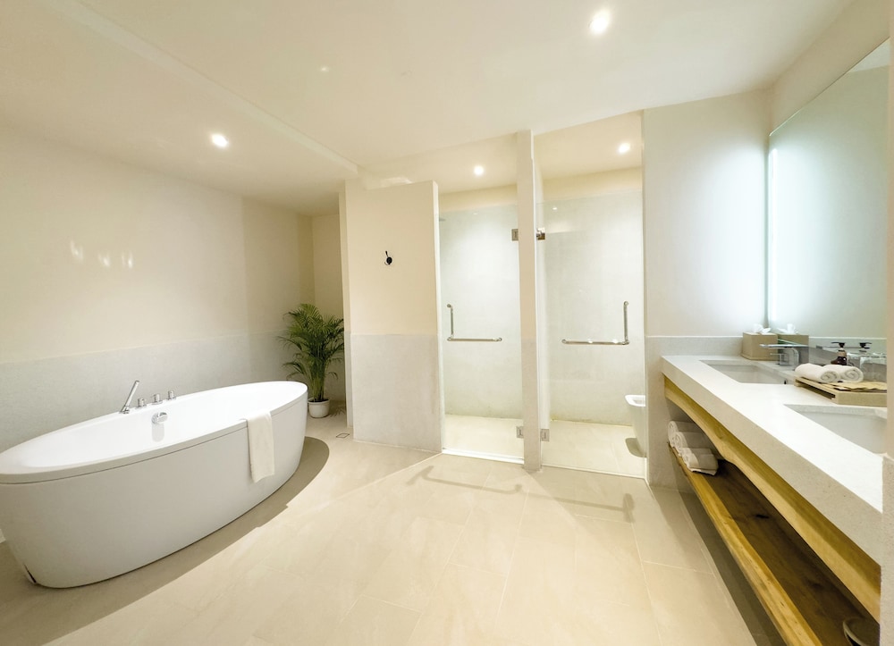 Duplex Pool Villa (Roundtrip airport transfer) - Photo 14