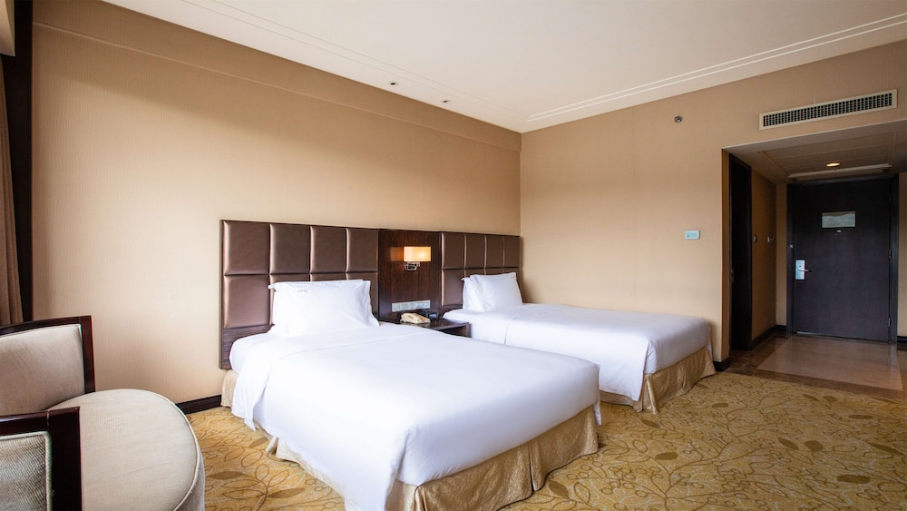 Standard Room, 2 Twin Beds - Photo 1