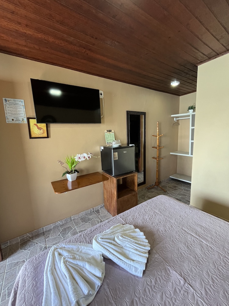 Basic Double Room, 1 Queen Bed, Mountain View photo 2