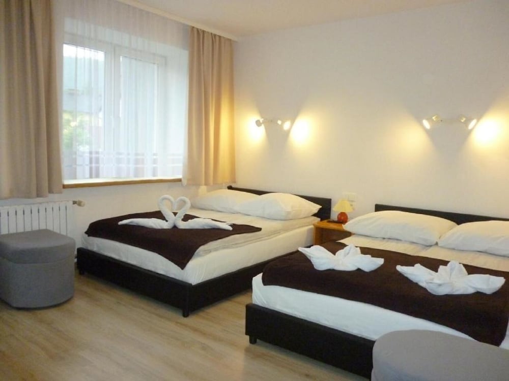 Quadruple Room (1) photo 1