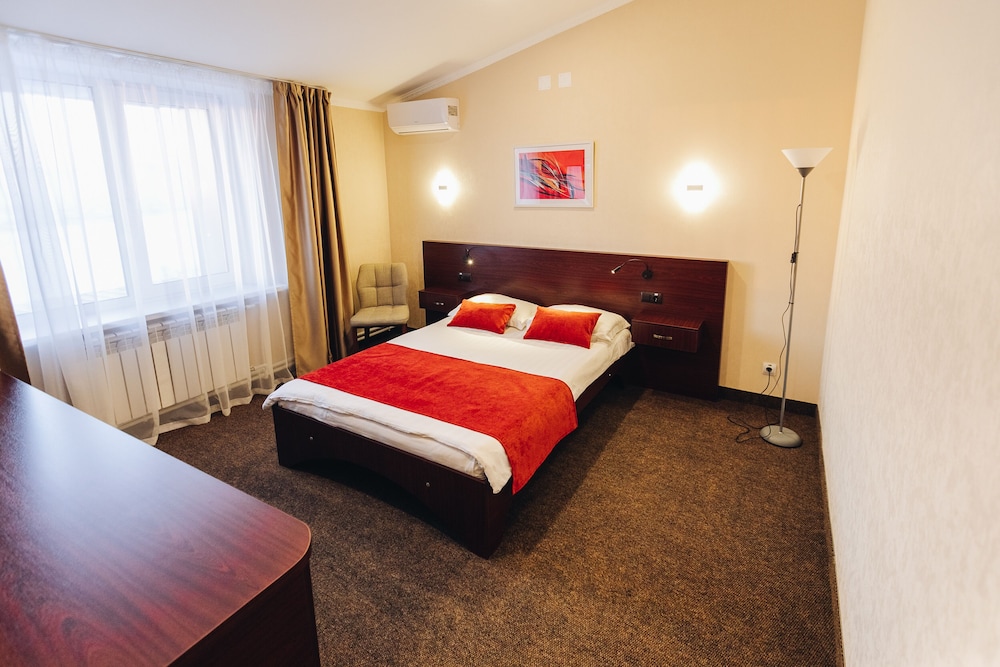 Standard Single Room, 1 Queen Bed, River View