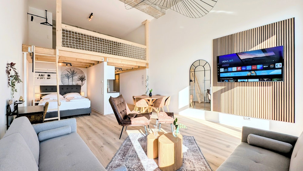 Luxury Suite, Balcony, City View