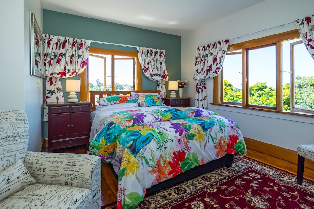 Sea View Suite photo 1