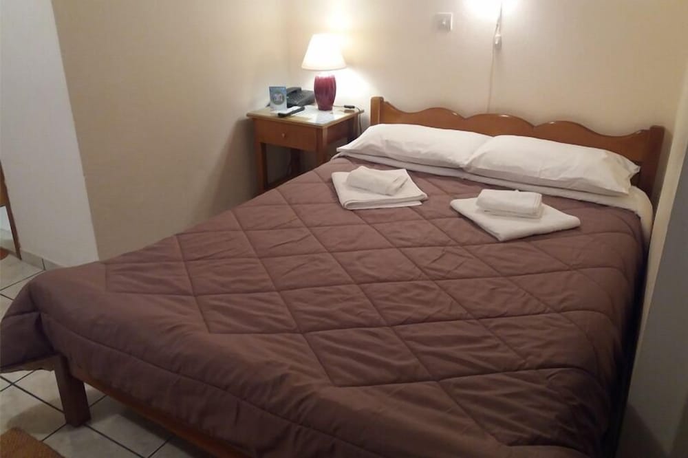 Economy Double Room - Photo 16
