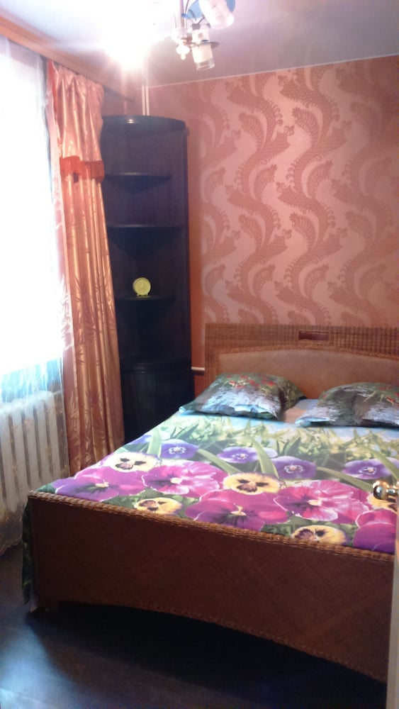 Elite Condo, 2 Bedrooms, Kitchen, Ground Floor