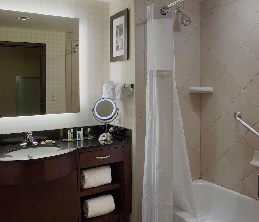 Room, 2 Queen Beds, Accessible, Bathtub (Mobility & Hearing) - Photo 2