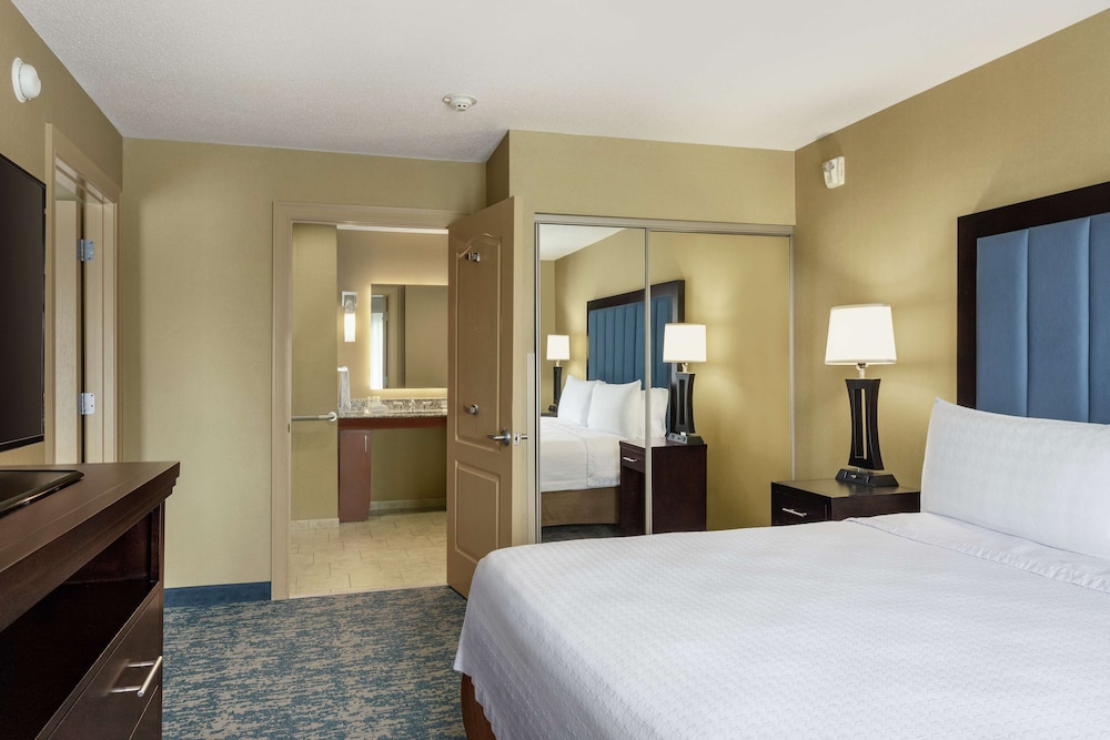 Suite, Multiple Beds, Accessible, Bathtub (Mobility & Hearing) photo 1