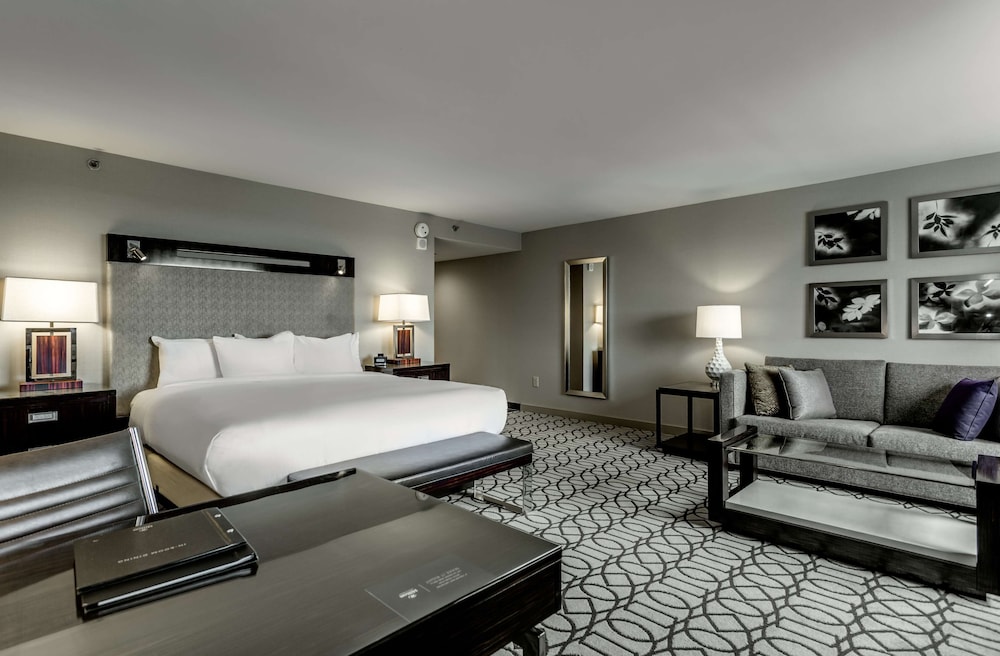 Junior Suite, 1 King Bed, Non Smoking - Photo 1