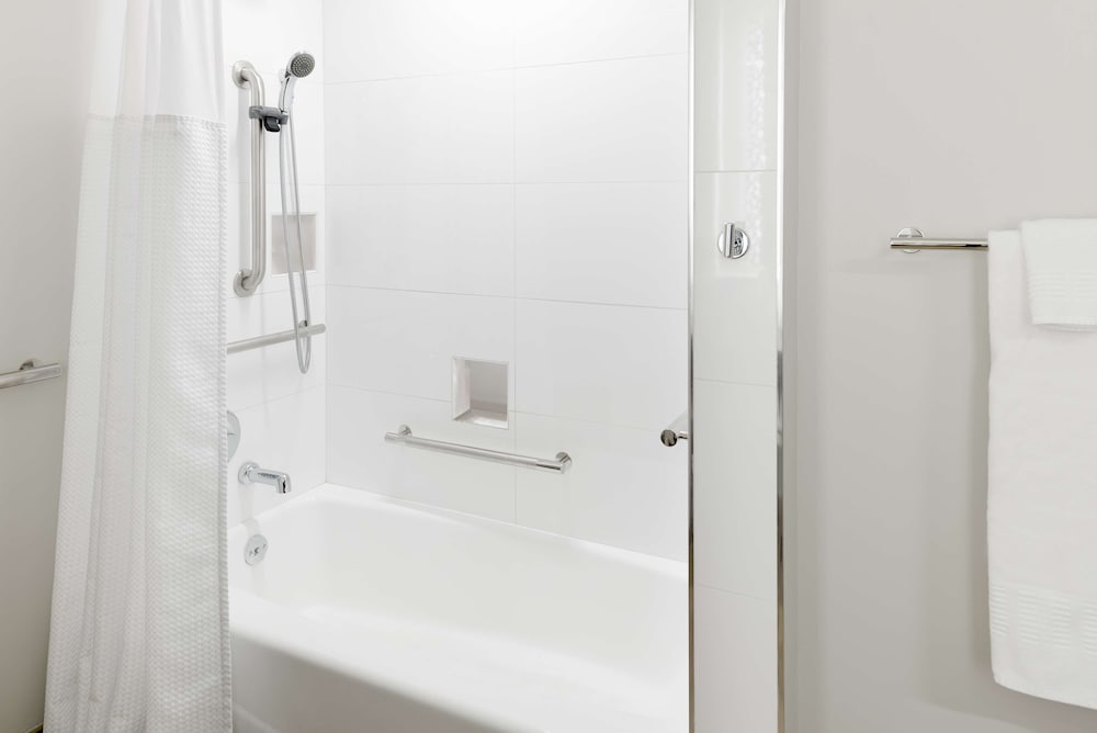 2 Kings Deluxe Hear/Mob Access w/Tub - Photo 11