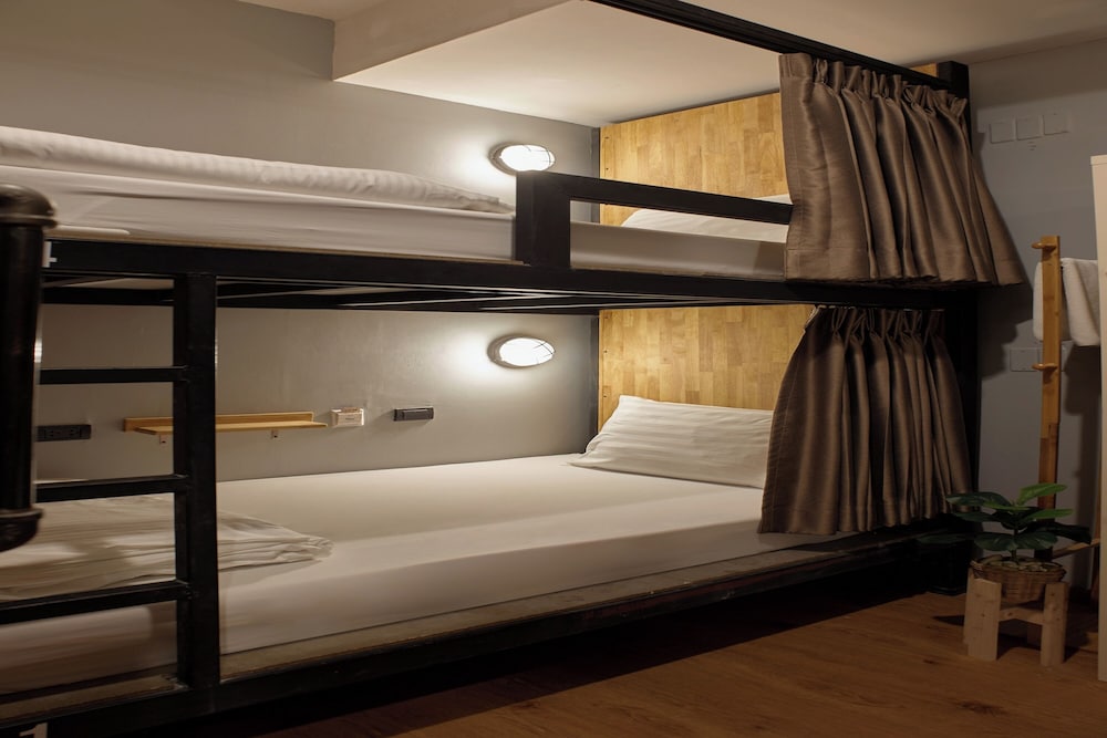 Premium Shared Dormitory, Women only photo 3