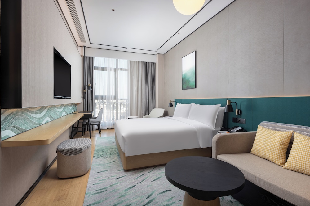 Deluxe Room, 1 King Bed