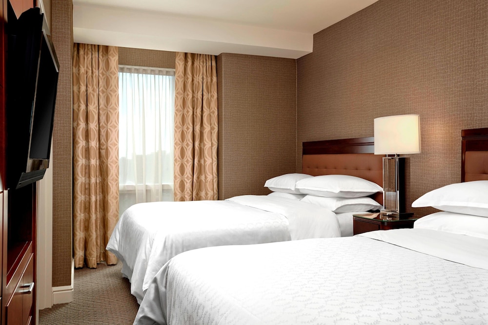 Club Suite, 1 Bedroom - Photo 3