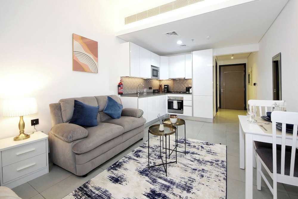 Studio, Multiple Bedrooms, Balcony