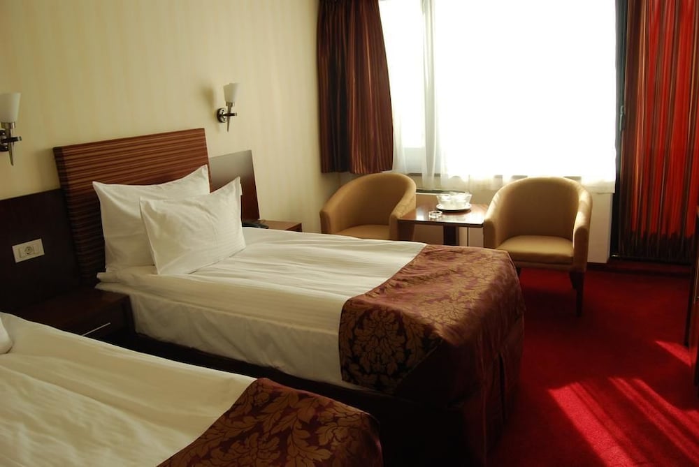 Economy Twin Room with Balcony