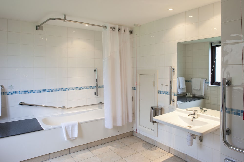 Standard Room, 1 King Bed, Accessible - Photo 1