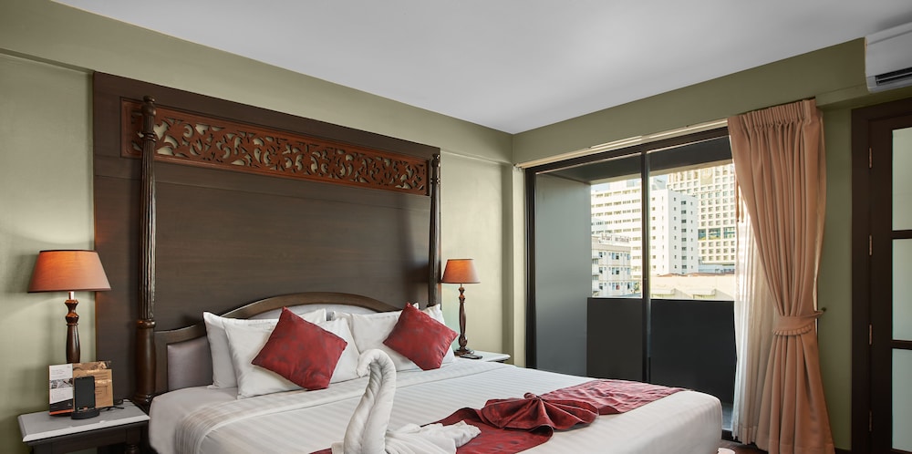 Suite, River View, Corner photo 2