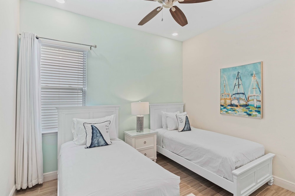 House (4 Bedrooms) - Photo 12