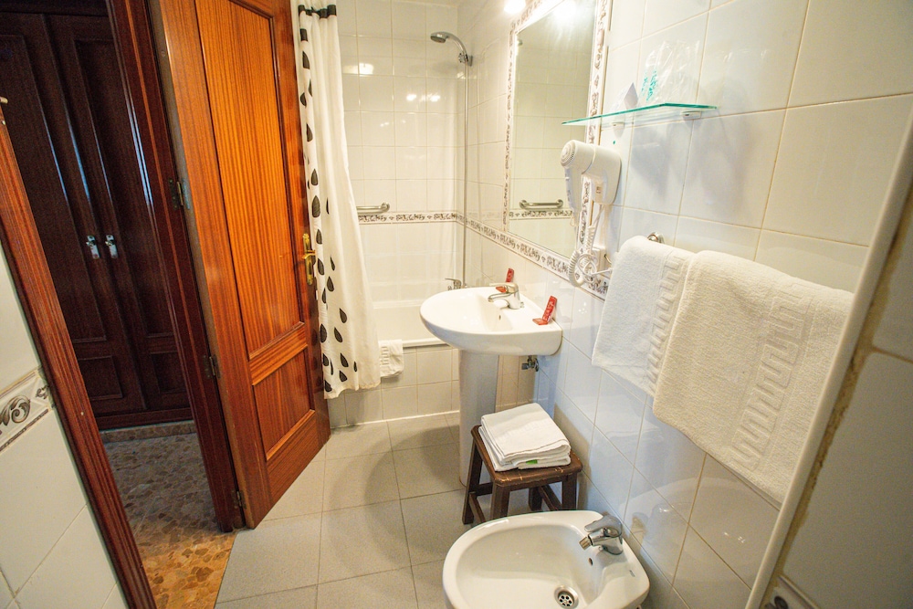 Double Room - Photo 24