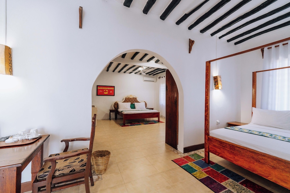 Family Room, Multiple Beds, Non Smoking, Garden View photo 2