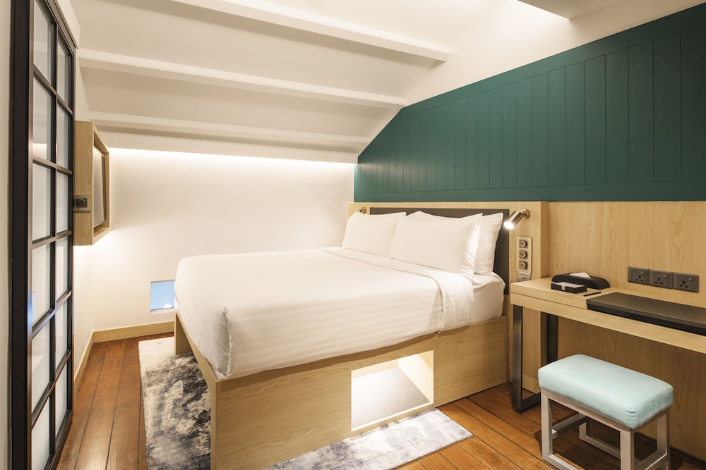 Standard Room, No Window