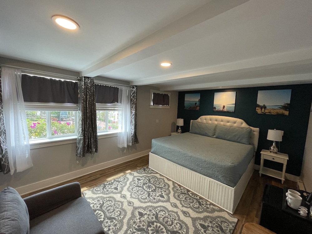ROOM NINE photo 1