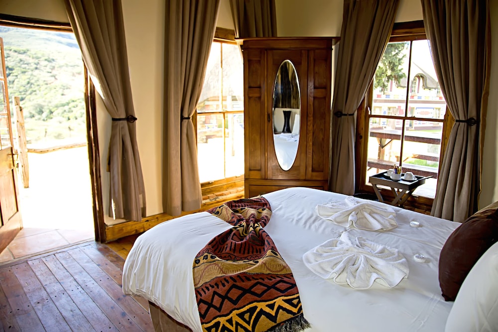 Zebra Lodge - Queen Room photo 2