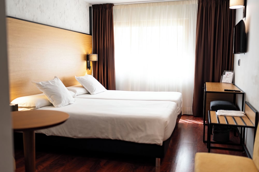 Junior Room (free access to Solarium)