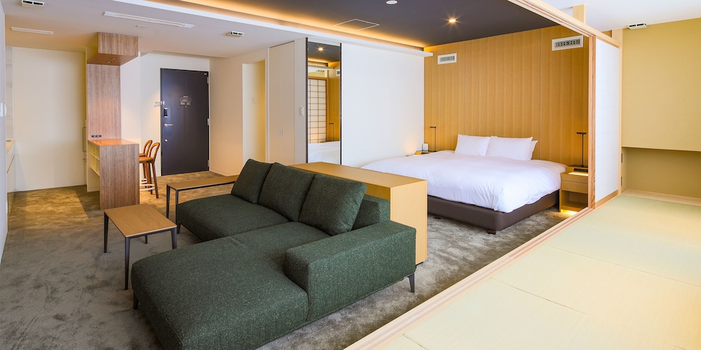 Premium Suite King - Photo 3