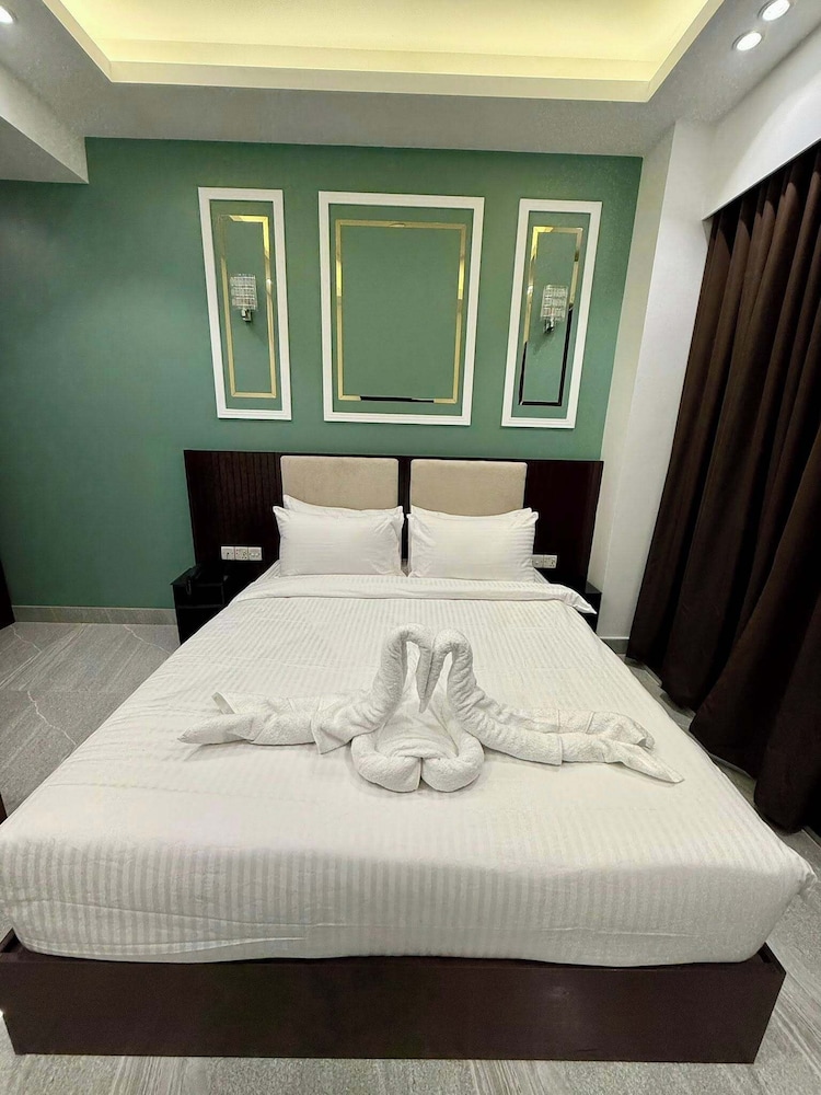 Deluxe Double Room, City View