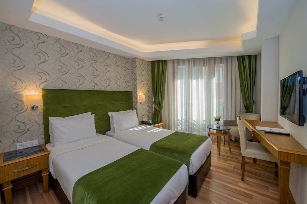 Standard Room, 1 Double or 2 Twin Beds photo 2