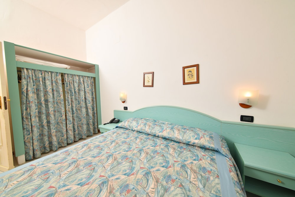 Standard Double Room, Balcony photo 2