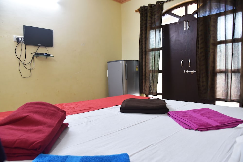 Basic Double Room, 1 Queen Bed, Beach View, Beachfront photo 3