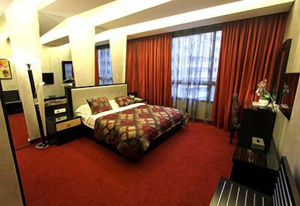 Deluxe Suite photo 1