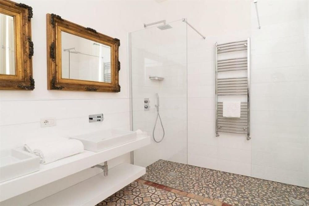 Villa photo 3