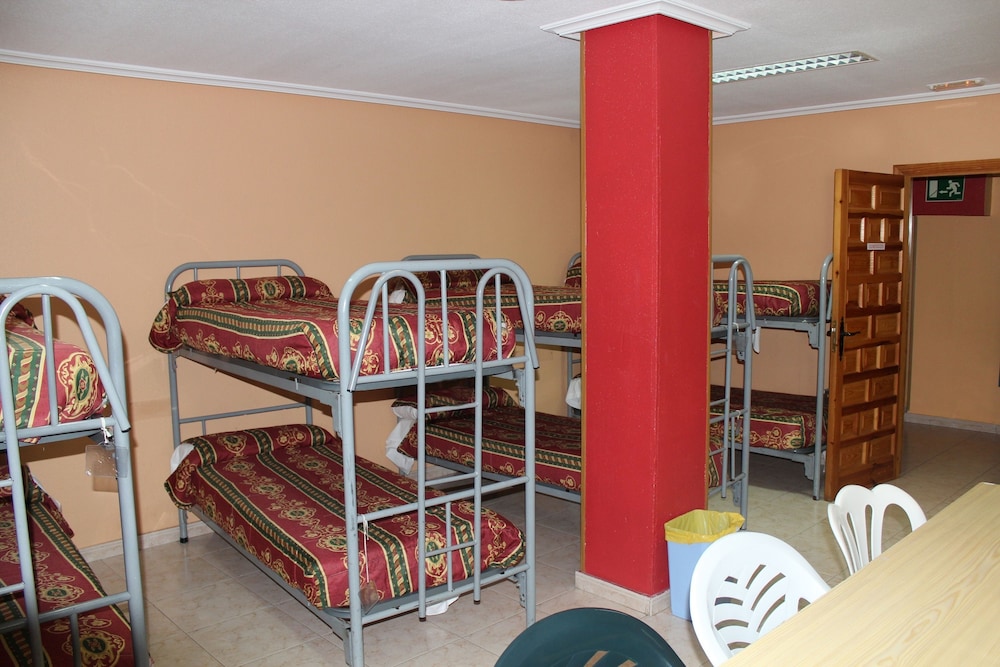 Shared Dormitory, Mixed Dorm, Shared Bathroom (1 Bed In A 20-Bed Dormitory Room)
