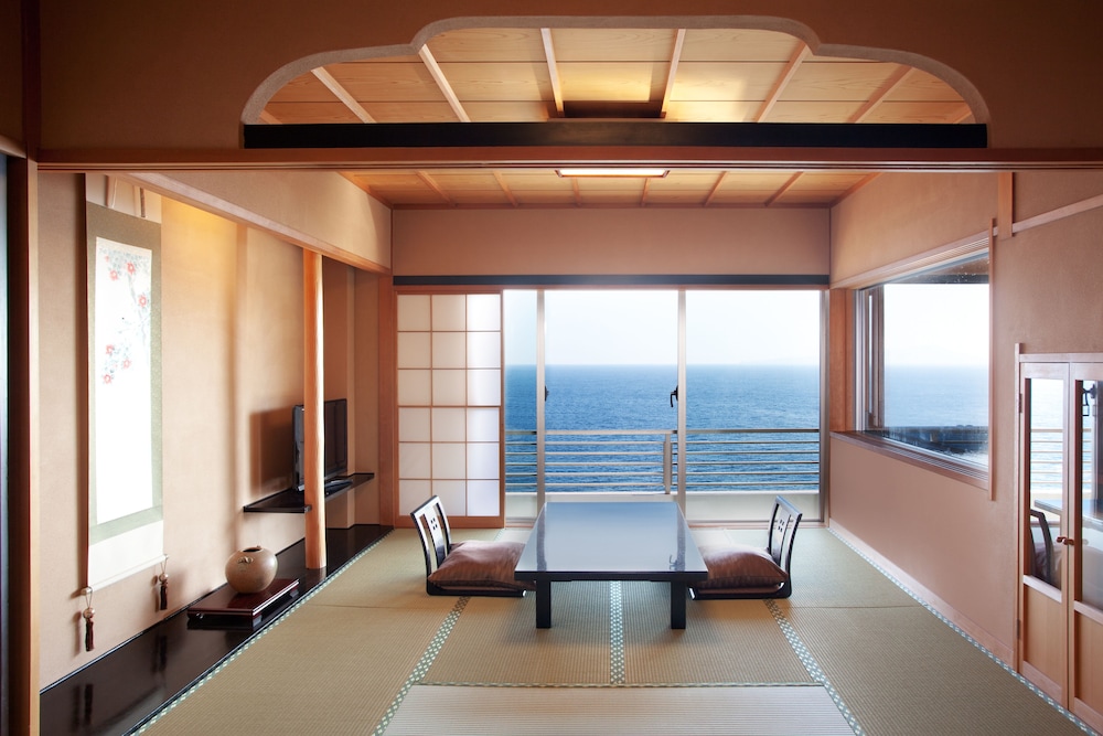 Japanese Style Room with Ocean-view Private bath (8+6 Tatami Mats) Dinner : French Kaiseki cuisine photo 2