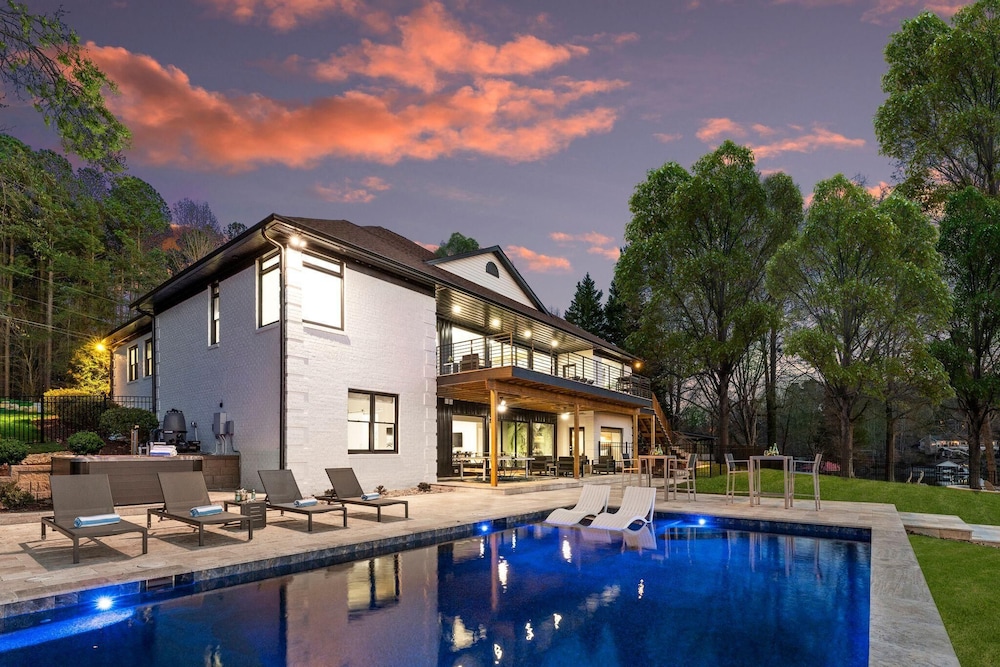 House, Multiple Beds (Salience Path w/Heated Pool & Game Ro) photo 2