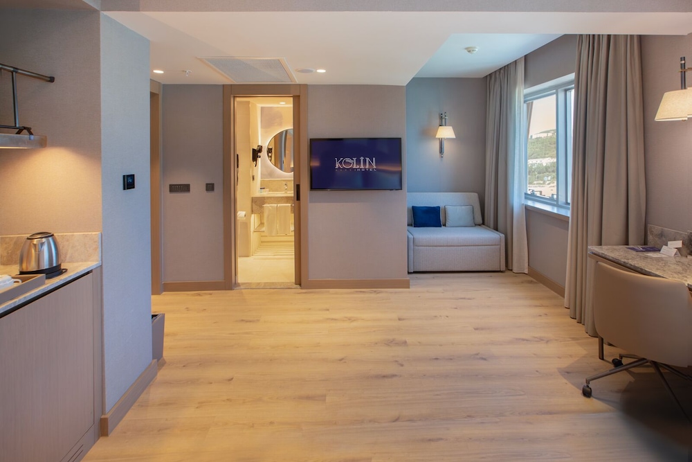 DELUXE KING ROOM WITH GARDEN VIEW photo 3