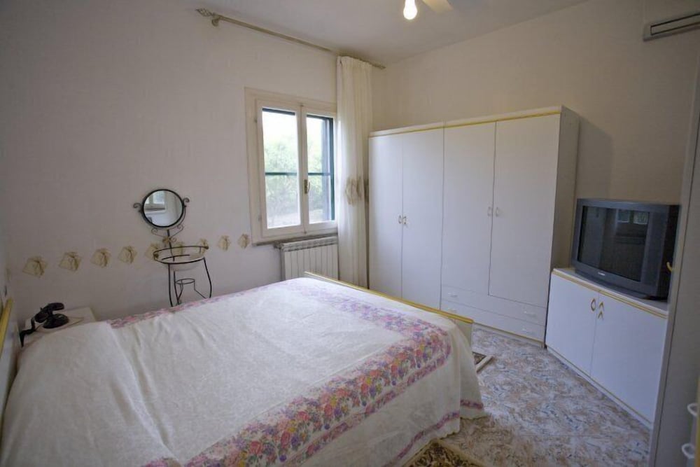 House, 2 Bedrooms