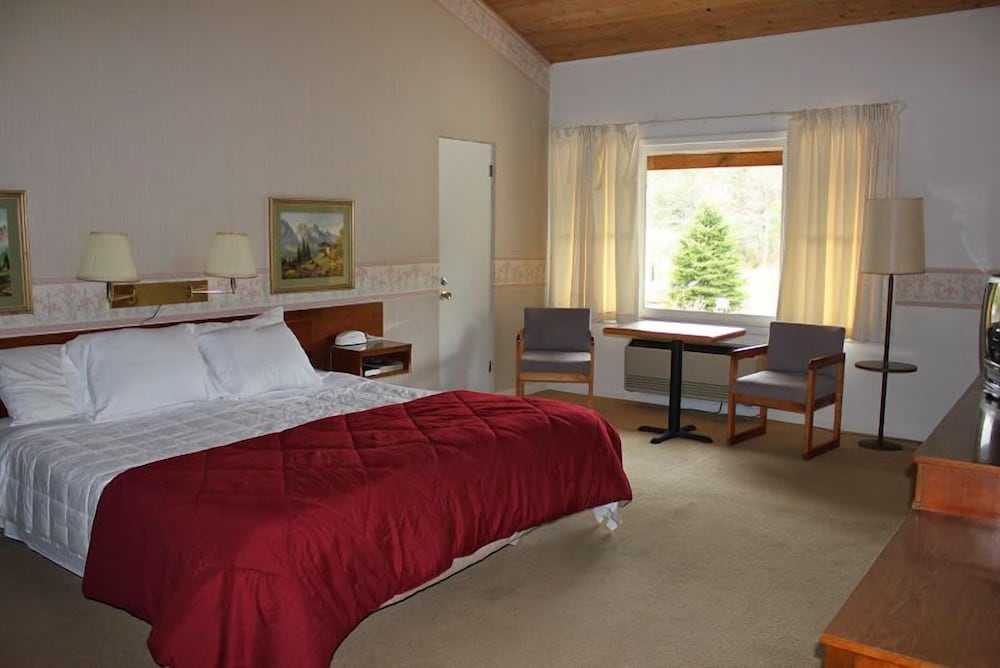 Classic Room, 1 King Bed photo 1