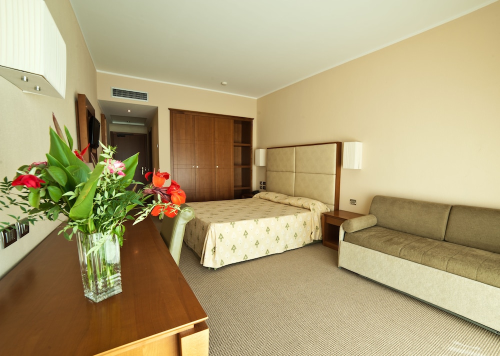 Standard Double or Twin Room, Sea View photo 2