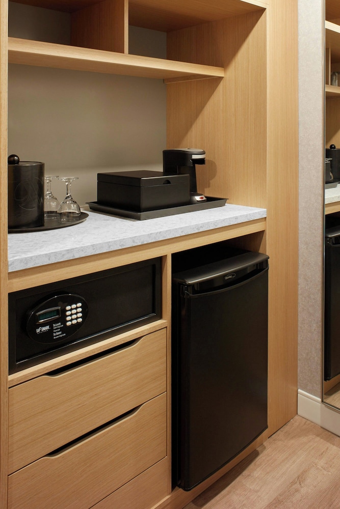 Club Room, 2 Double Beds - Photo 3