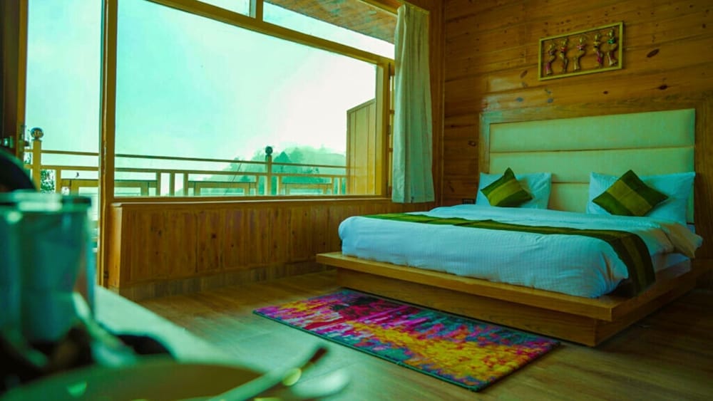 Valley View Room With Balcony - Photo 8