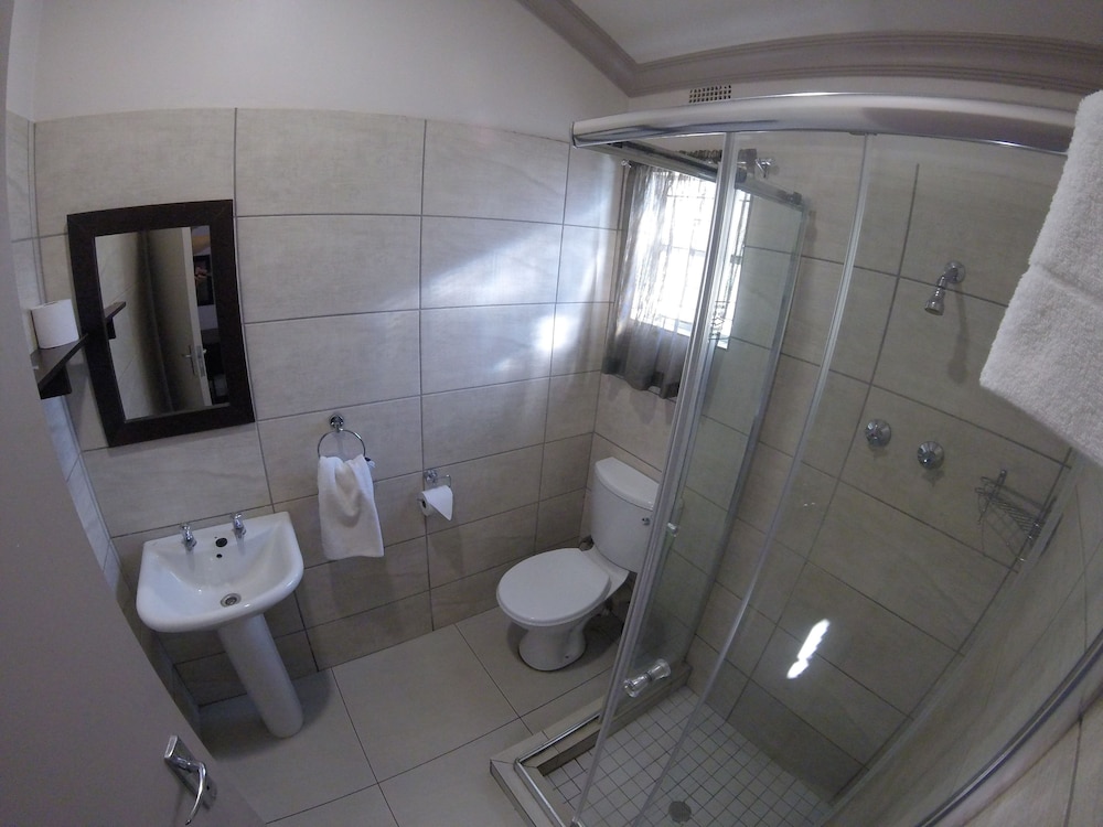 Quadruple Room - Photo 2