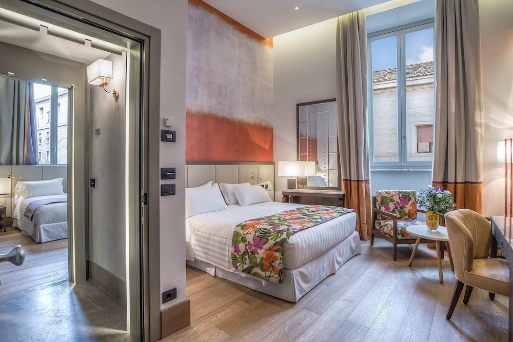 Deluxe Double or Twin Room photo 3