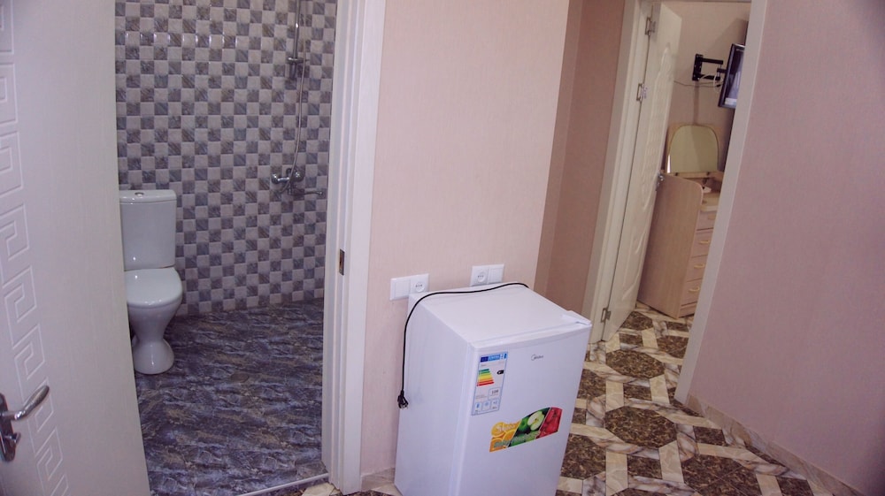 Comfort Suite, 1 King Bed, Non Smoking, City View photo 2