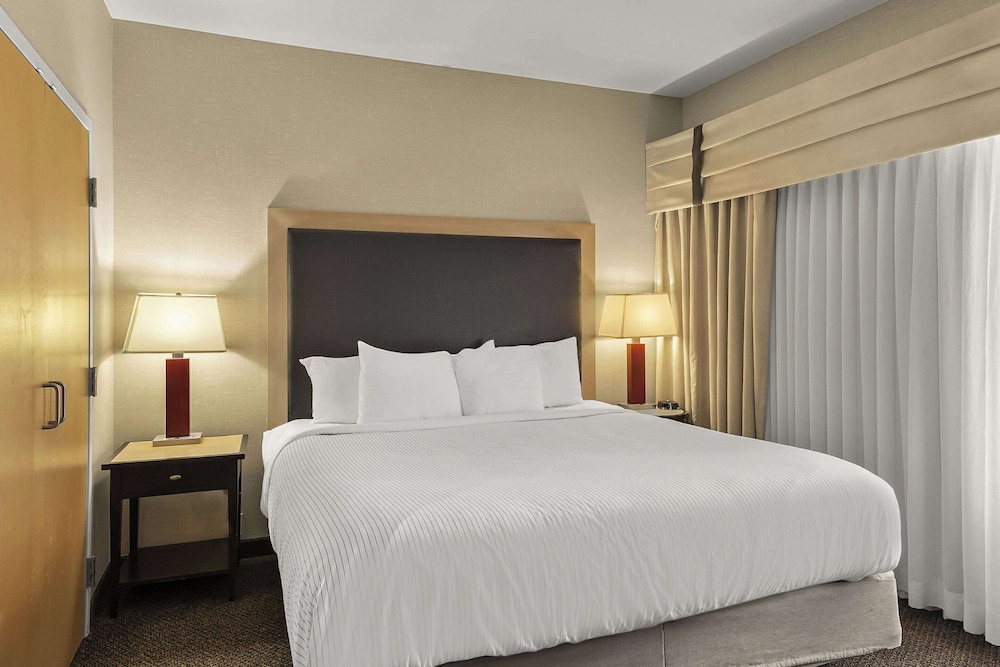 Suite, Multiple Beds, Non Smoking (Upgrade) - Photo 1