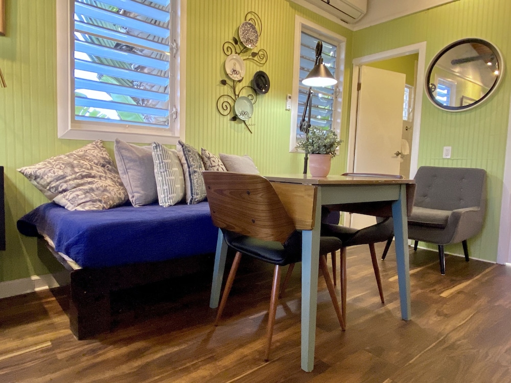 Deluxe Cottage, Kitchen, Garden View (Cowry Shell)